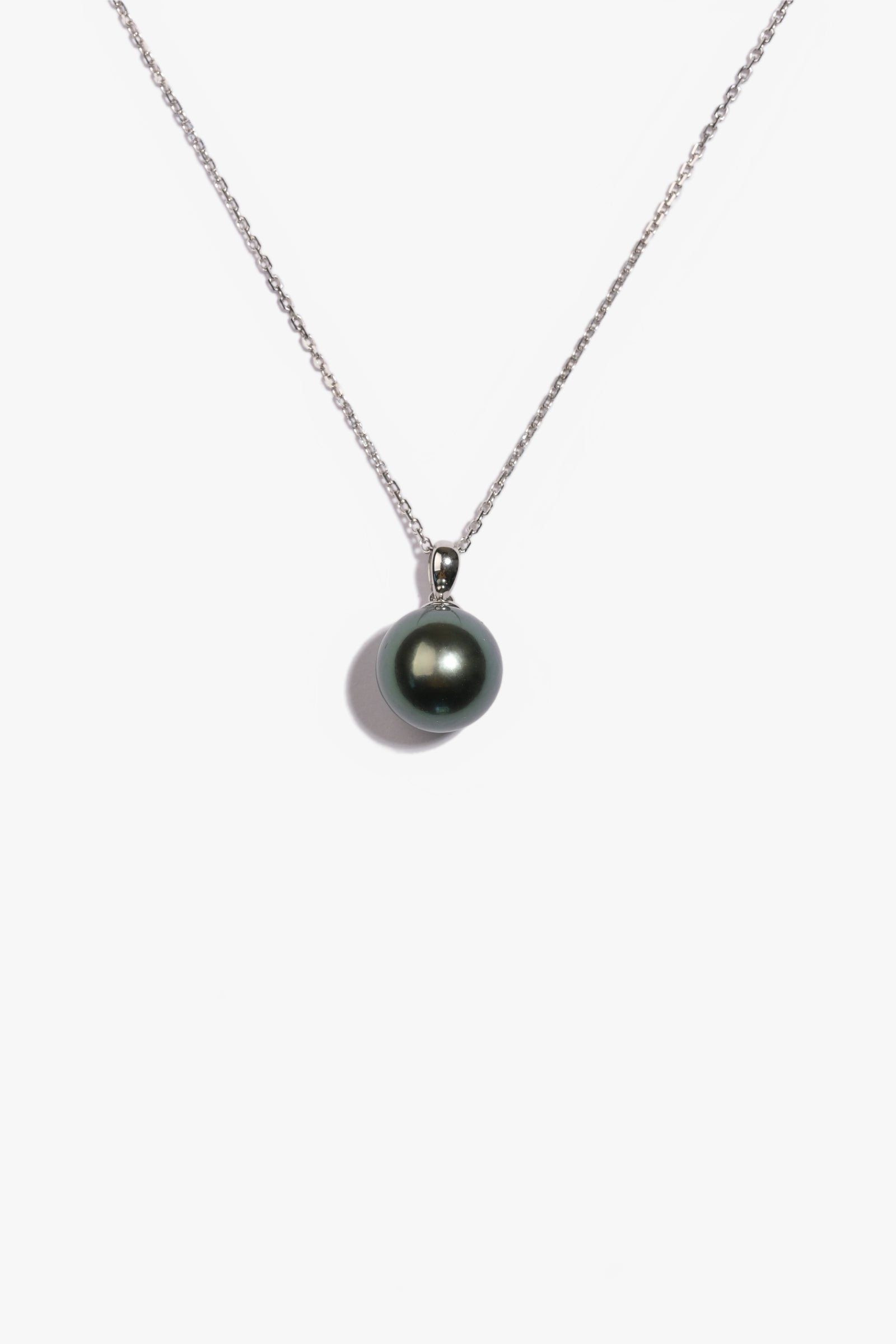 Tahitian Pearl Pendant TP18K19