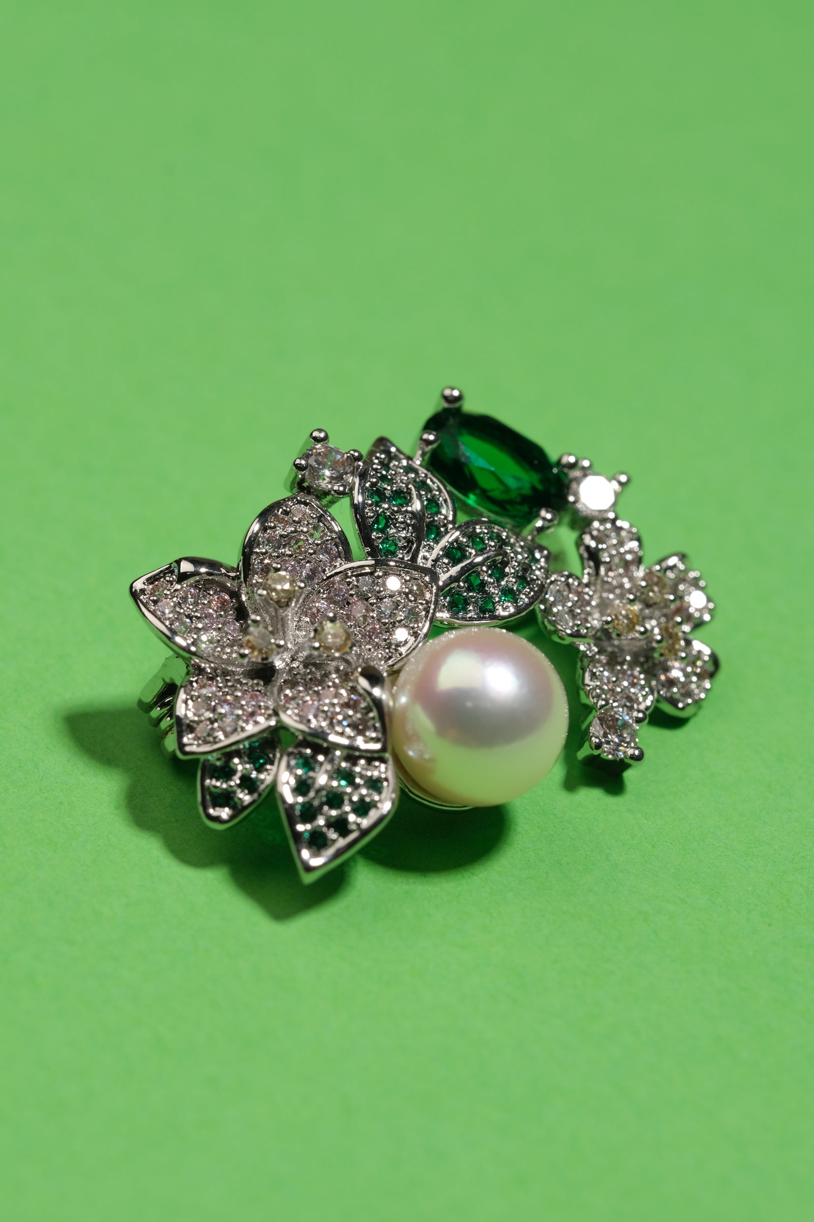 Akoya Pearl Brooch AH18KGP1