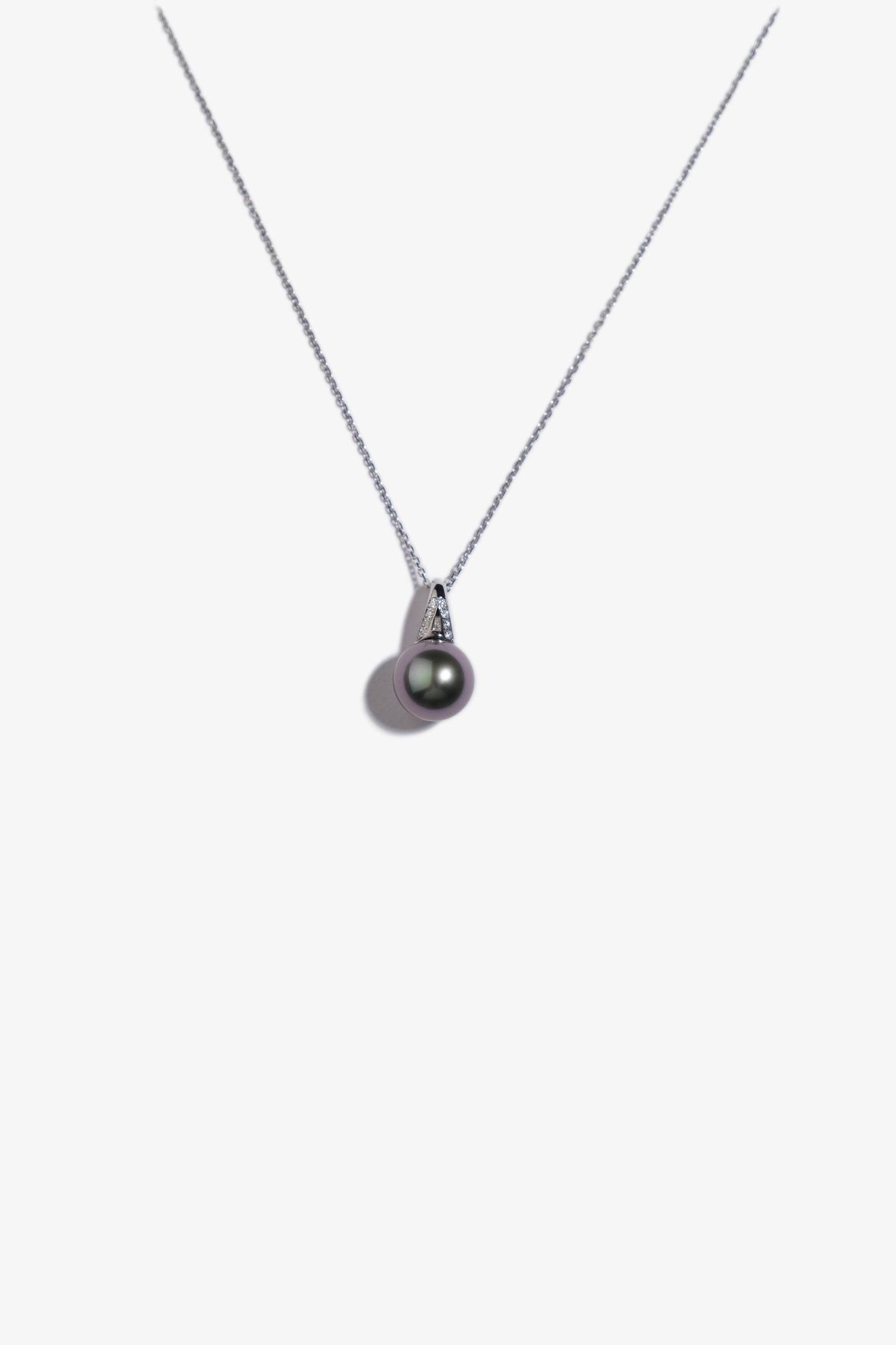 Tahitian Pearl Pendant TP18KD8