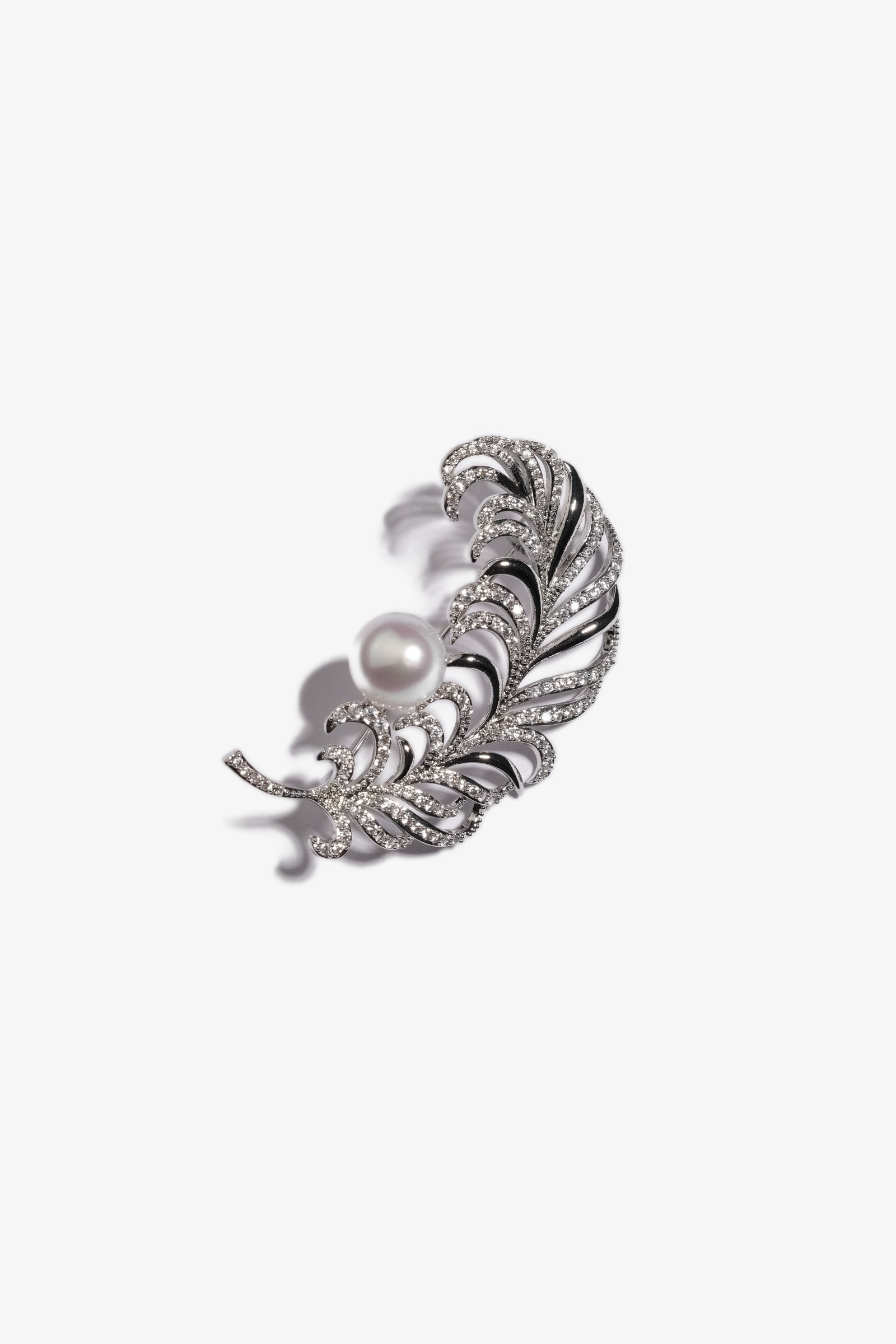 Australian South Sea Pearl Brooch SH18KGP13