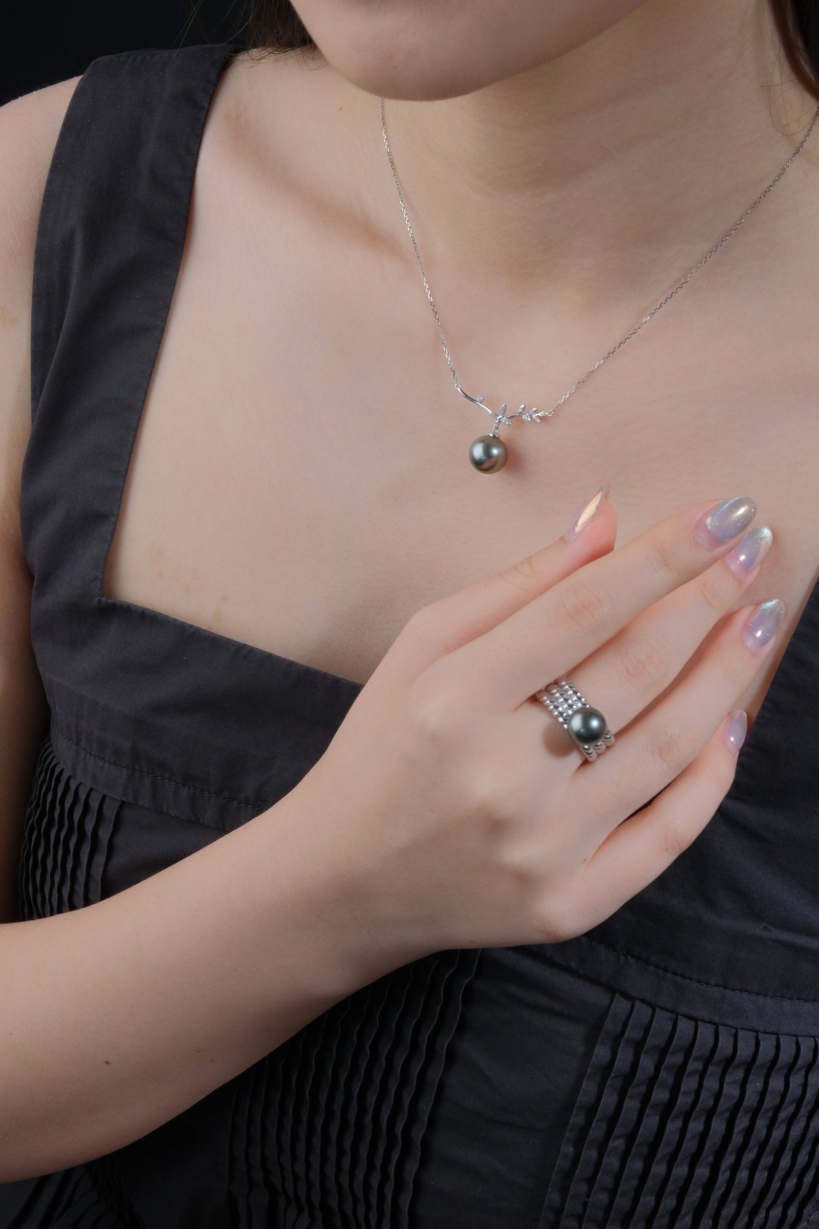 Tahitian Pearl Pendant TP18KD13