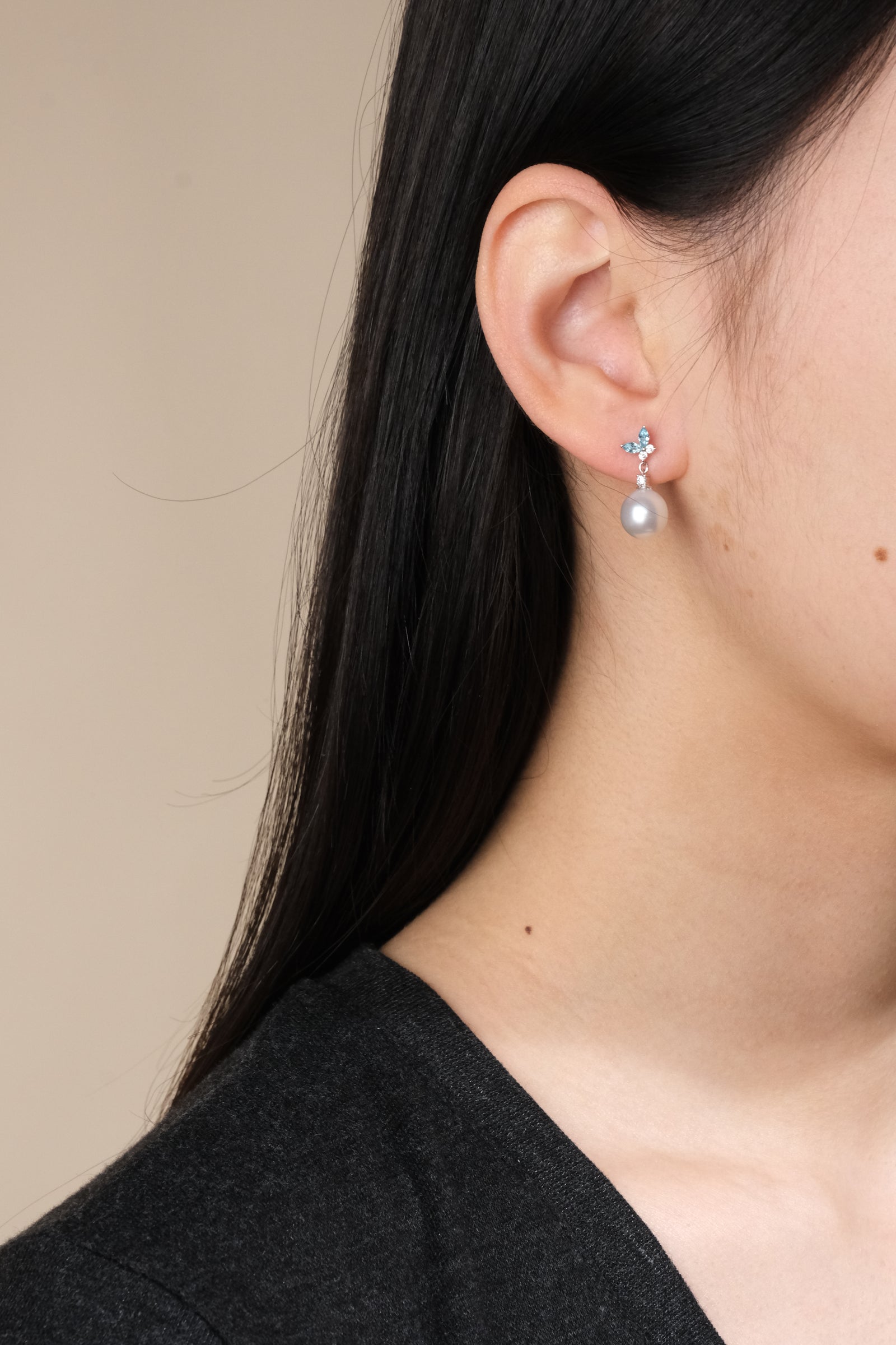 Fluttering Light - Earring